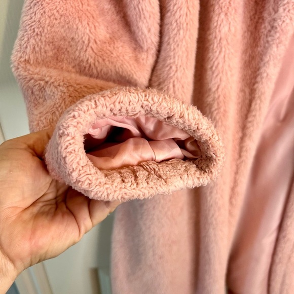 💗Baby Pink Faux Furry Collared Coat w/ Pockets by Angashion Size M💗 - Picture 4 of 14